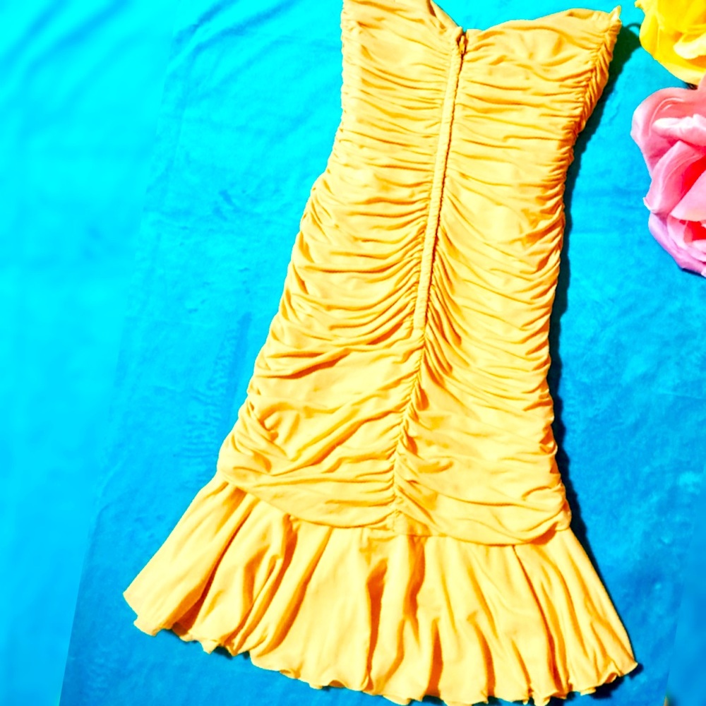 BCBG MaxAzria lemon chiffon ruched dress